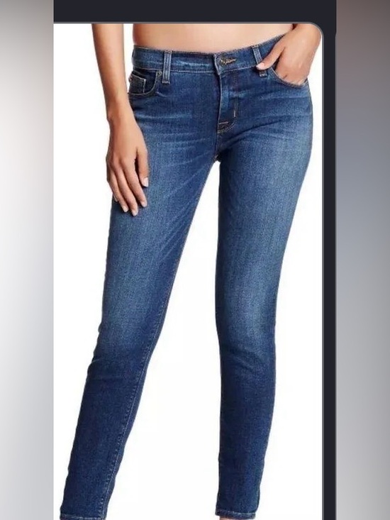 Hudson Jeans Denim - HUDSON Krista Super Skinny Jeans. Size 32. With stretch